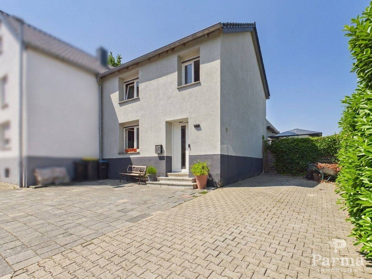 Solides Einfamilienhaus mit Freiplatz in ländlicher Lage von Linnich, 52441 Linnich