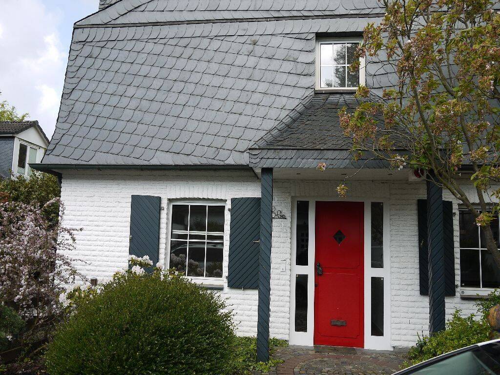 Traumhaftes Vorderhaus mit 2 Bädern, Einbauküche und Außenterrasse in TOP-Lage, 40489 Düsseldorf (Angermund Kaiserswerth Kalkum Lohausen Wittlaer)