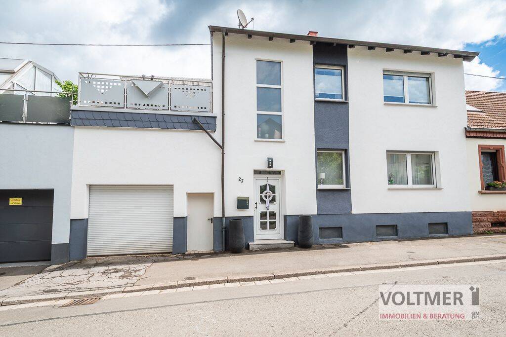 DURCHDACHT – beidseitig angebautes Einfamilienhaus mit Garage & Dachterrasse Wiebelskirchen!, 66540 Neunkirchen