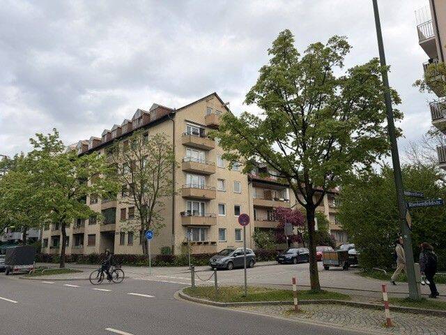 Brück Immobilien – Vermietete 4 Zi.-Eigentumswohnung mit Balkon, 80809 München (Milbertshofen-Am Hart Neuhausen-Nymphenburg Schwabing-West)