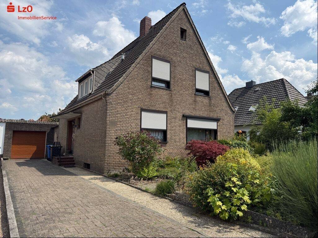 Einfamilienhaus mit Einliegerwohnung, Garage und Garten, 27749 Delmenhorst (Düsternort Mitte Schafkoven/Donneresch Stickgras/Annenriede)
