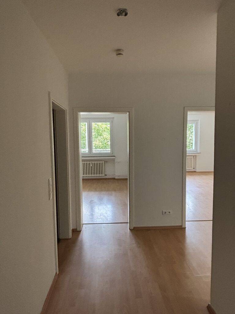 Bezugsfertige Wohnung – Einfach Möbel rein und Füße hoch!, 40231 Düsseldorf (Eller Lierenfeld)