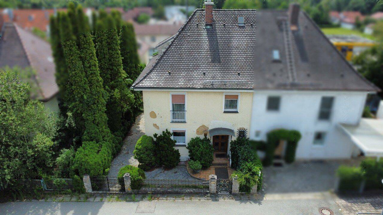 Modernisierte DHH inkl. Möbel, 2 Garagen & Ausbaureserve in guter Lage von Eggenfelden, 84307 Eggenfelden
