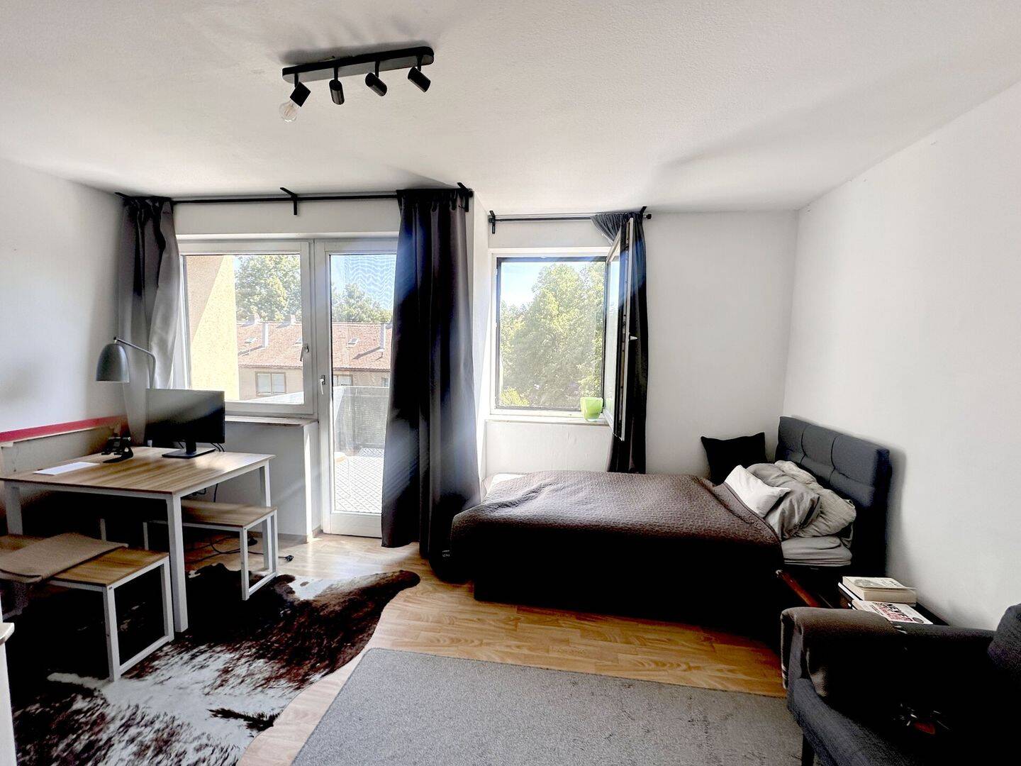 ***Gemütliche, nette Wohnung mit großem Balkon und TG-Stellplatz. in ruhiger Lage Wü-Zellerau…***, 97082 Würzburg (Altstadt Heidingsfeld Steinbachtal Zellerau)