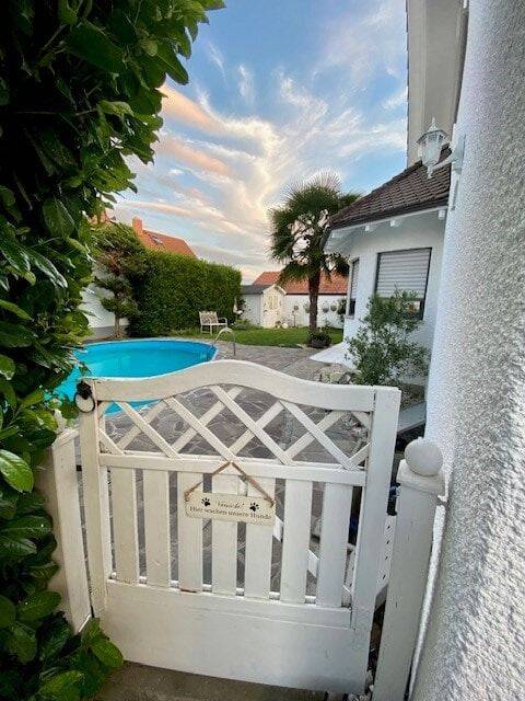 Großzügiges  Einfamilienhaus mit Pool in Hartheim, 79258 Hartheim am Rhein