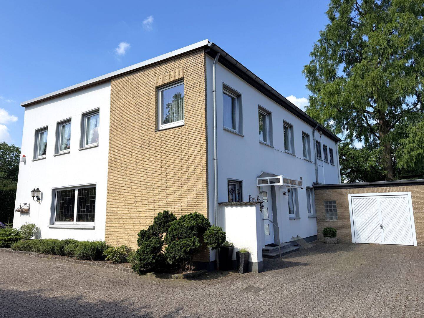 Großzügiges Wohnhaus mit Garage und sonnigem Westgarten in 41334 Nettetal-Lobberich, 41334 Nettetal