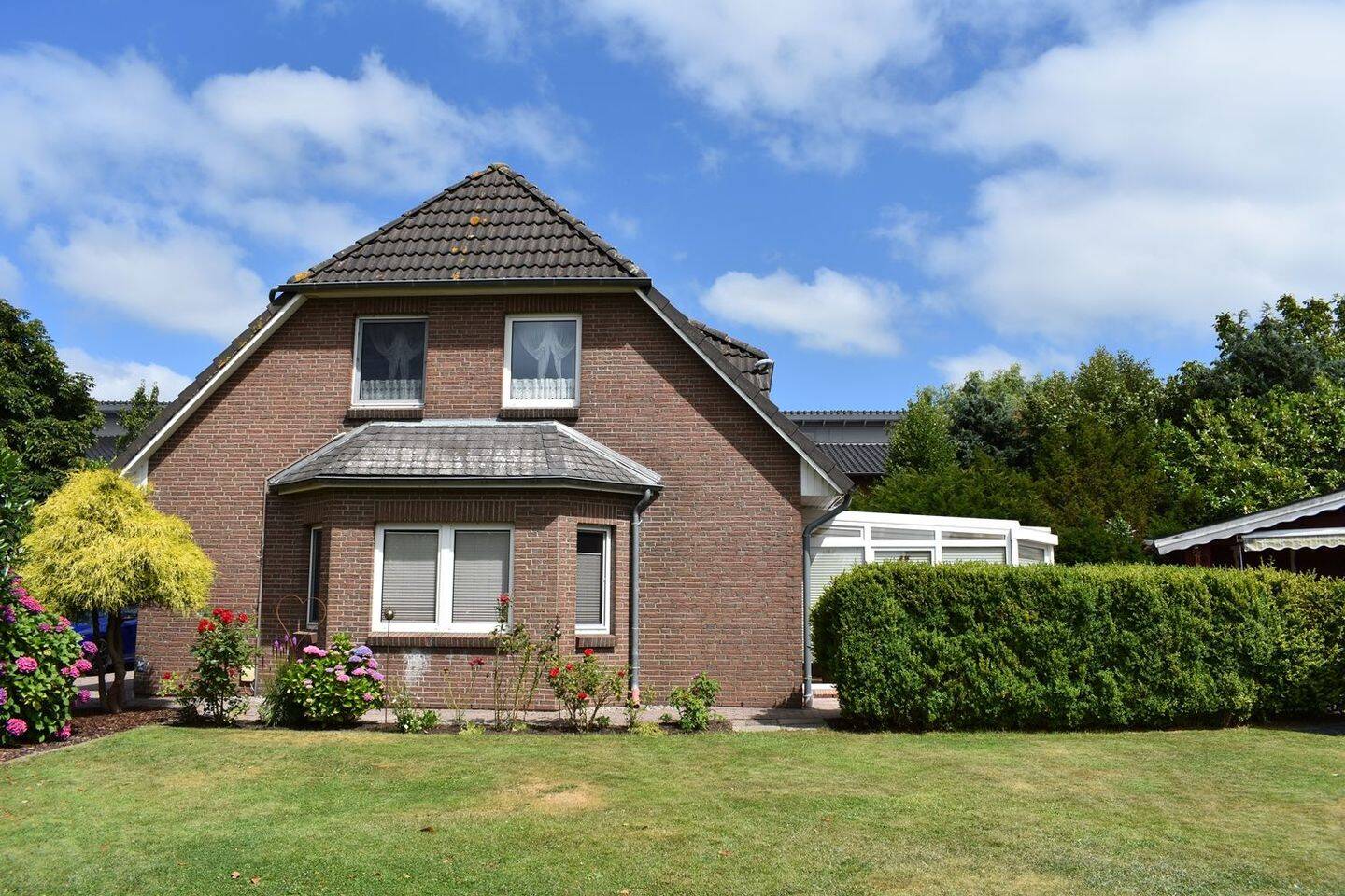 Gepflegtes Wohnhaus mit neuer Wärmepumpe in guter Lage, 25821 Struckum