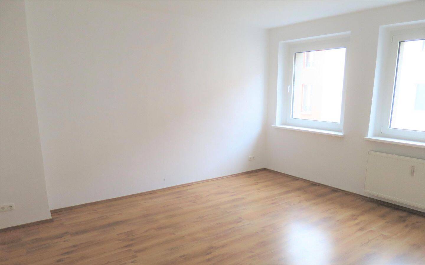 Hochwertige und Schöne 2-Raumwohnung in guter Lage mit EBK – Magdeburg – Bild 1 von 3