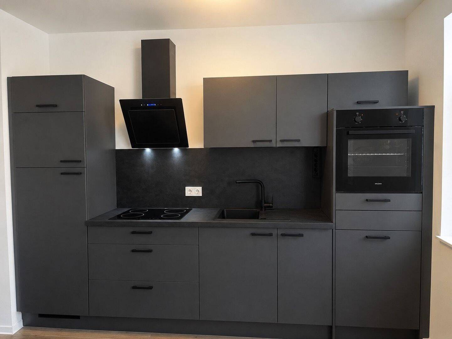 Helle 3,5-Raum-Wohnung mit Balkon – inkl. hochwertiger Einbauküche (Übernahme möglich), 6217 Merseburg