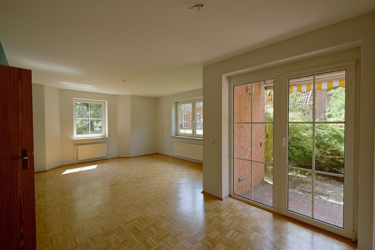Wohnen im Grünen: Barrierearme 3-Zimmer-Wohnung mit Terrasse und Carport, 21244 Buchholz in der Nordheide