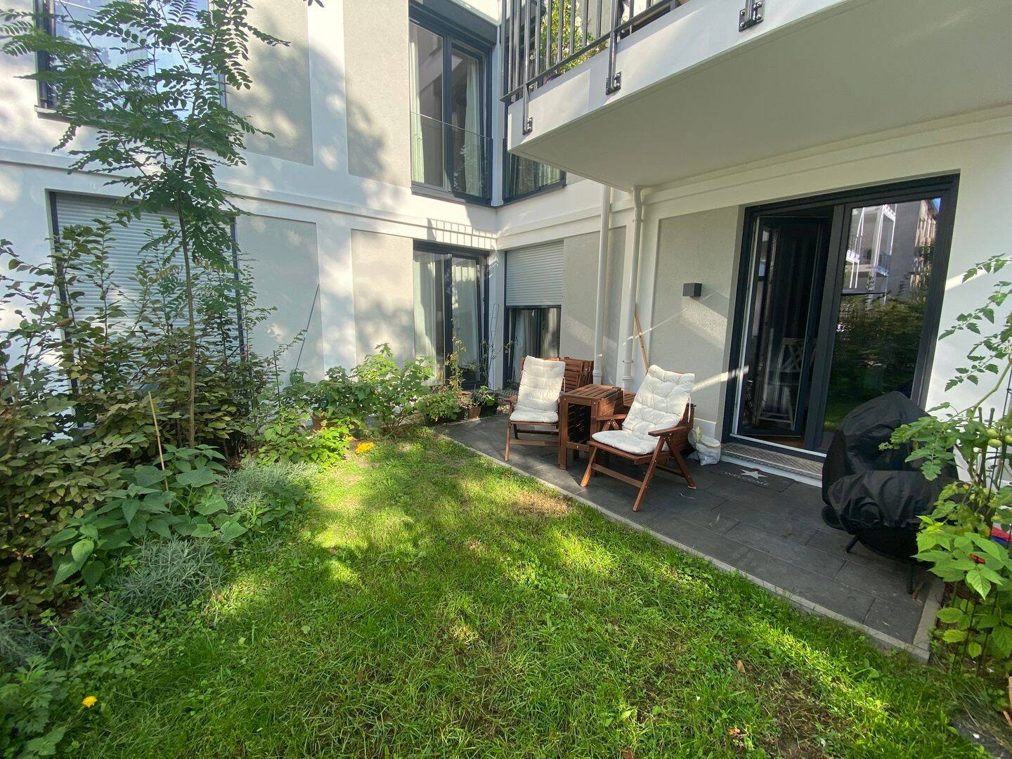 Ruhig und grün! Geschmackvolle 4-Zimmern Wohnung in Lankwitz. Heizung /Wasser Kosten sind enthalten., 12249 Berlin (Steglitz-Zehlendorf Lankwitz Marienfelde)