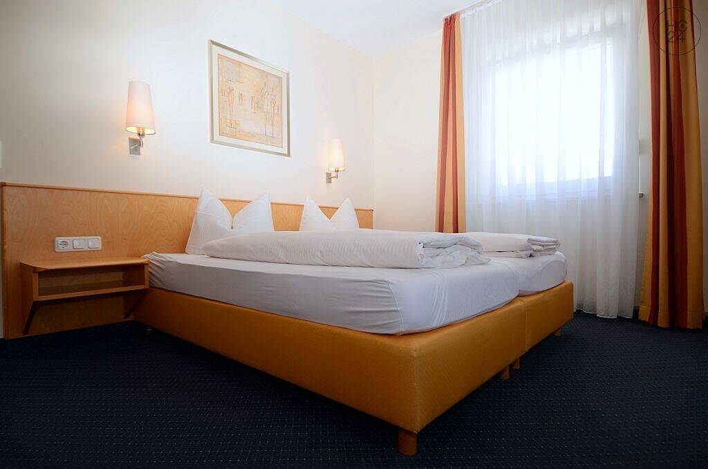 Möblierte 1,5 Zimmer Wohnung in Randersacker mit Balkon und WLAN, 97236 Randersacker