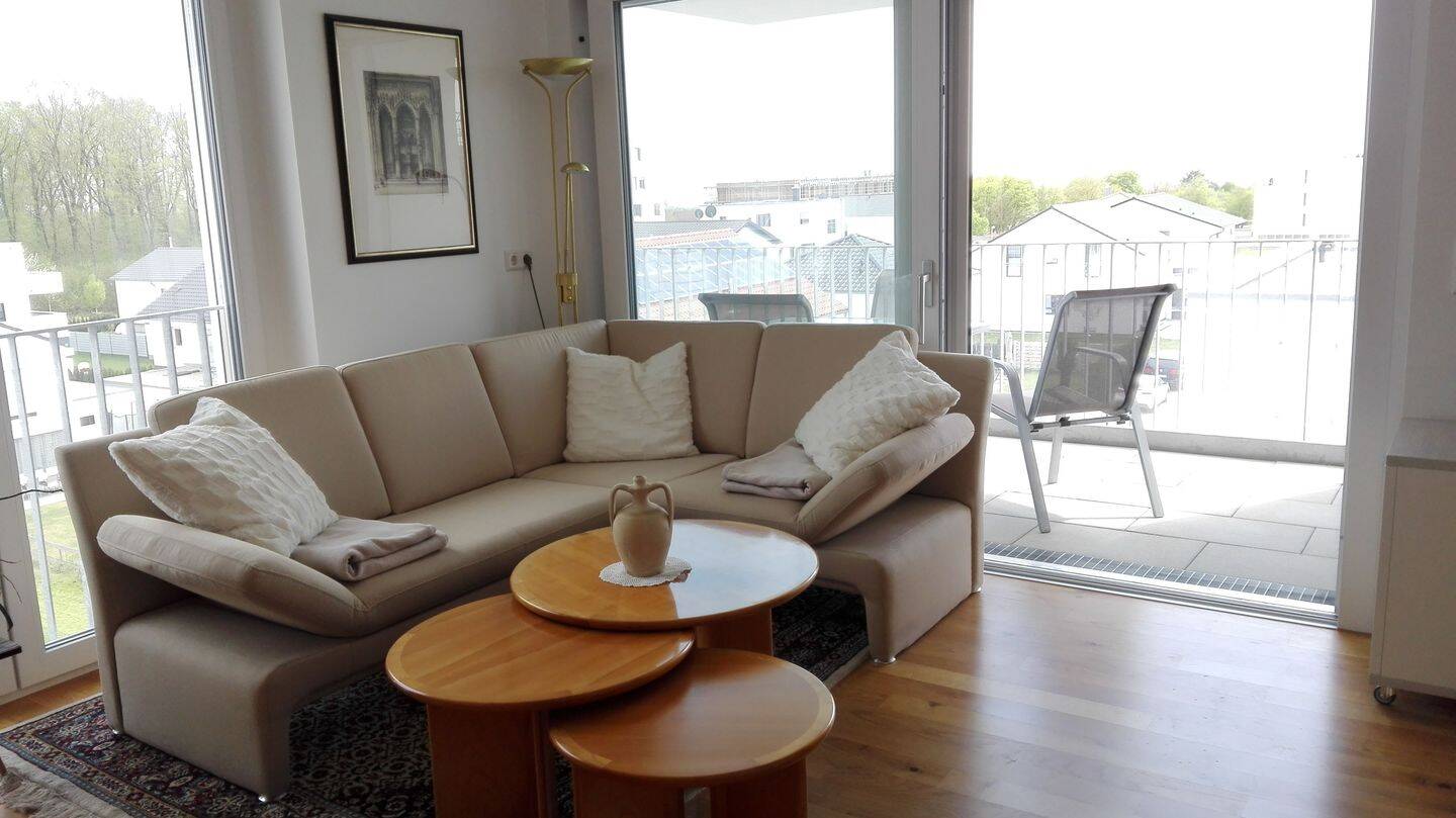 Voll möblierte, helle 3-Zimmer-Wohnung mit Balkon und Einbauküche in Ulm, 89075 Ulm (Böfingen Eselsberg Mitte Oststadt Söflingen)