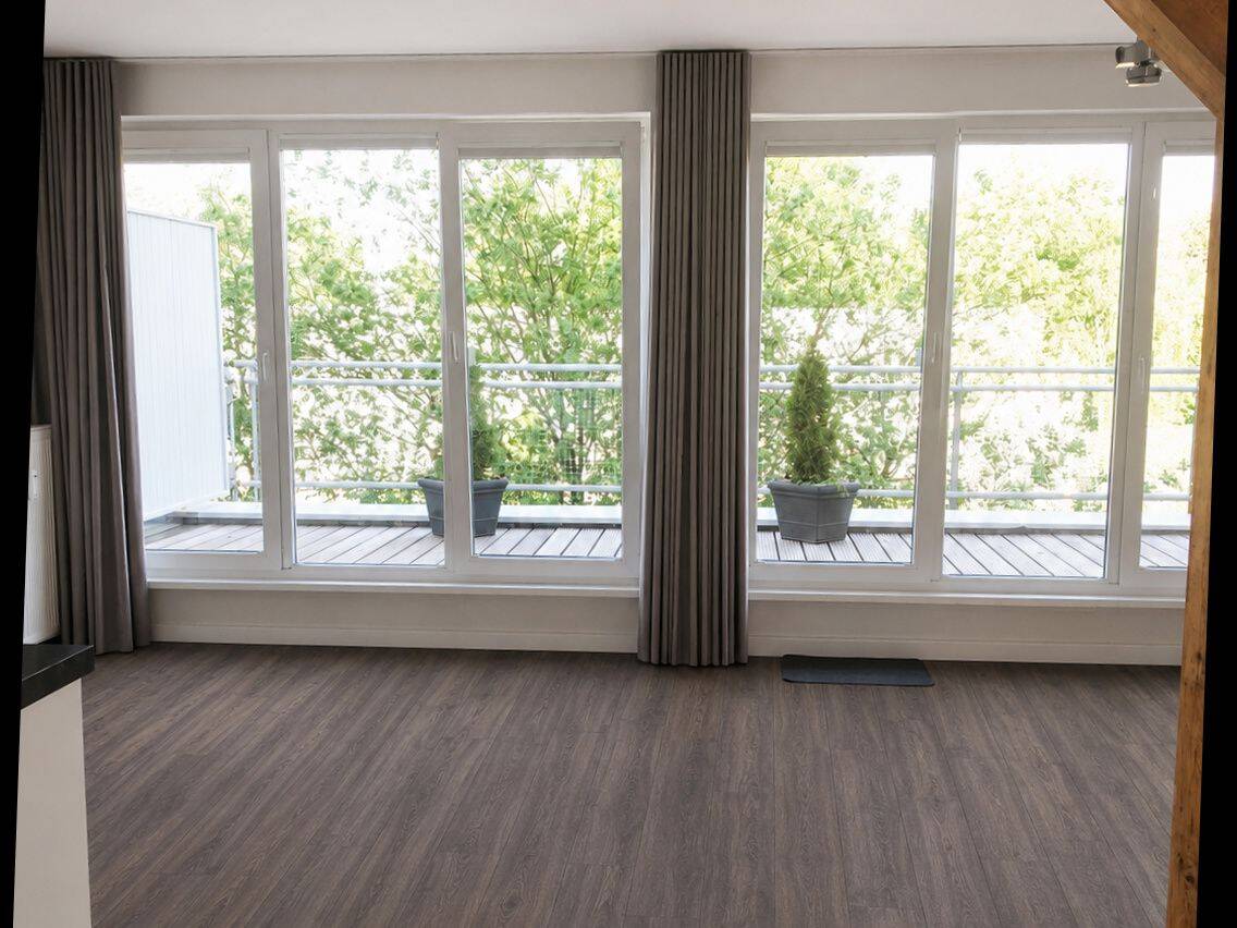 Helle und ruhige 1-Zimmer-Wohnung mit großem Balkon u. TG-Stellplatz, 22761 Hamburg (Altona Bahrenfeld)