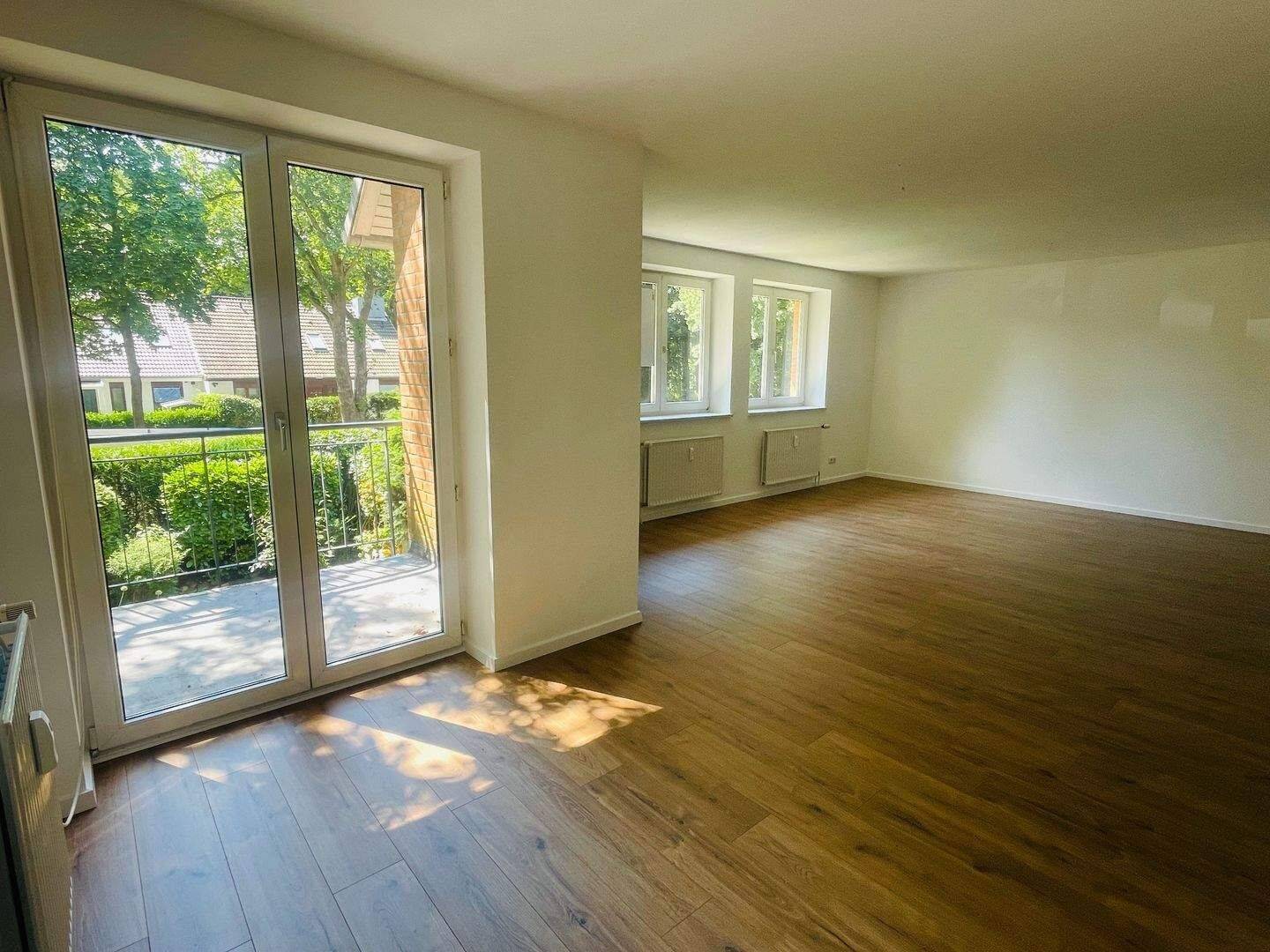 2 Zimmer-Wohnung mit Balkon im Grünen nähe Elbstrand, 22559 Hamburg (Altona Rissen)