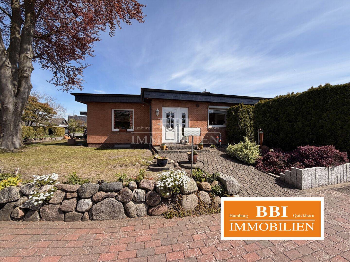 Moderner Wohntraum auf einer Ebene – Gepflegter Bungalow im Verbund in Ellerau, 25479 Ellerau