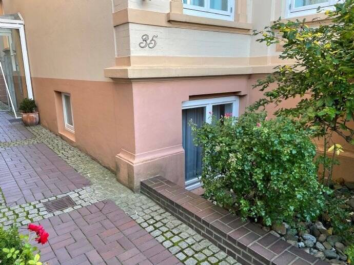 Separates Souterrain-Apartment in Stadtvilla, St. Jürgen, 23560 Lübeck (Moisling Sankt Jürgen)