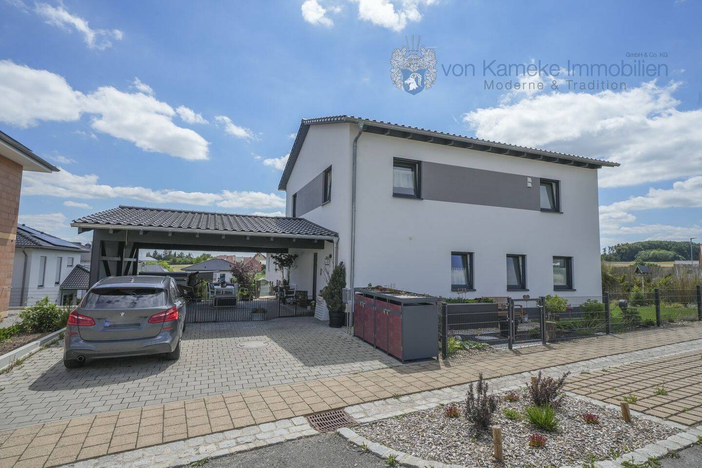 Attraktives EFH mit PV-Anlage, EBK und Doppelcarport, in familienfreundlicher Aussichtslage, 91486 Uehlfeld