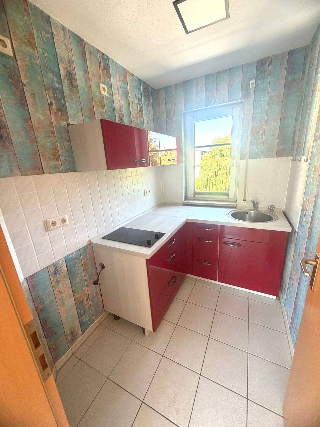 1-Zimmerwohnung mit Balkon, Einbauküche und Tiefgaragenstellplatz in Gera-Debschwitz, 7548 Gera