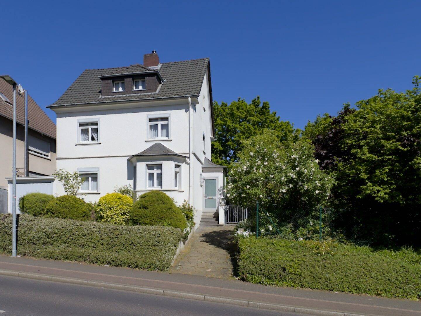 Haus mit Potenzial und Traumgrundstück, 51465 Bergisch Gladbach