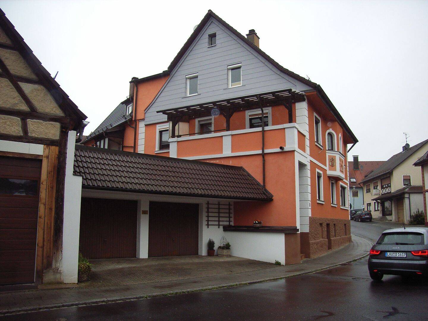 Schöne modern gestaltete Dachgeschosswohnung mit großem Wohnbereich, 91284 Neuhaus a.d. Pegnitz