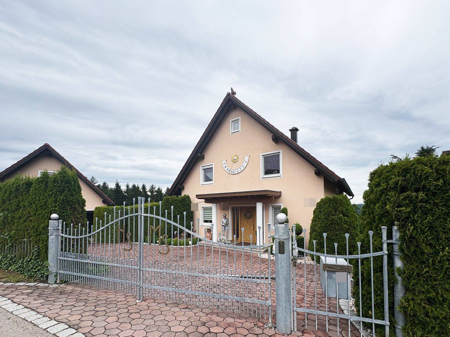Attraktives Einfamilienhaus mit 7 Zimmern, Sauna und Vermietungsperspektive, 93173 Wenzenbach