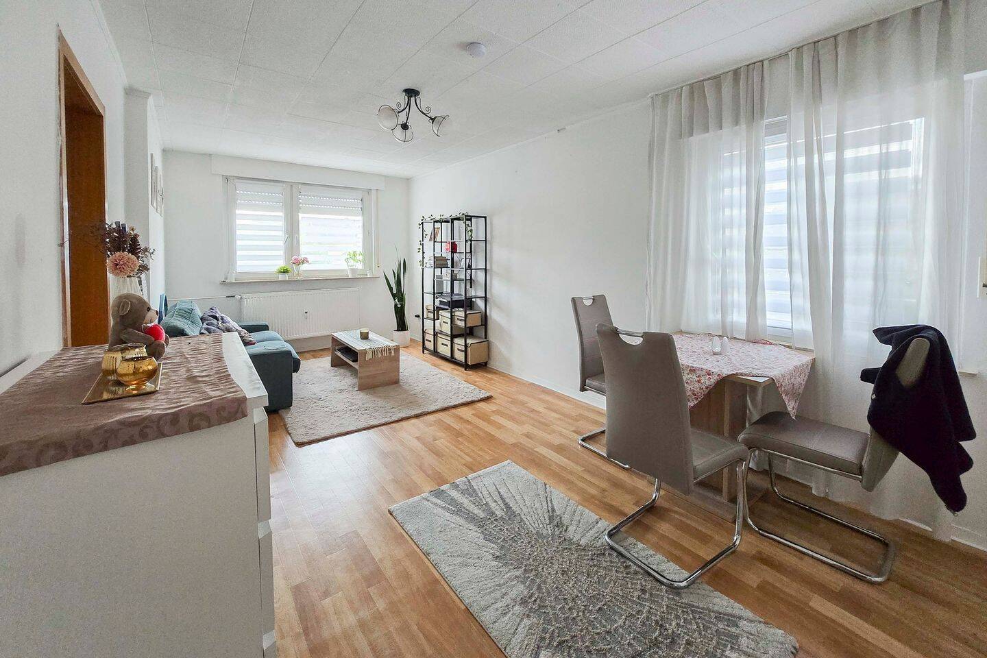 Wohnhaus mit drei Wohneinheiten und kleinem Ladenbereich in zentraler Lage von Raunheim, 65479 Raunheim