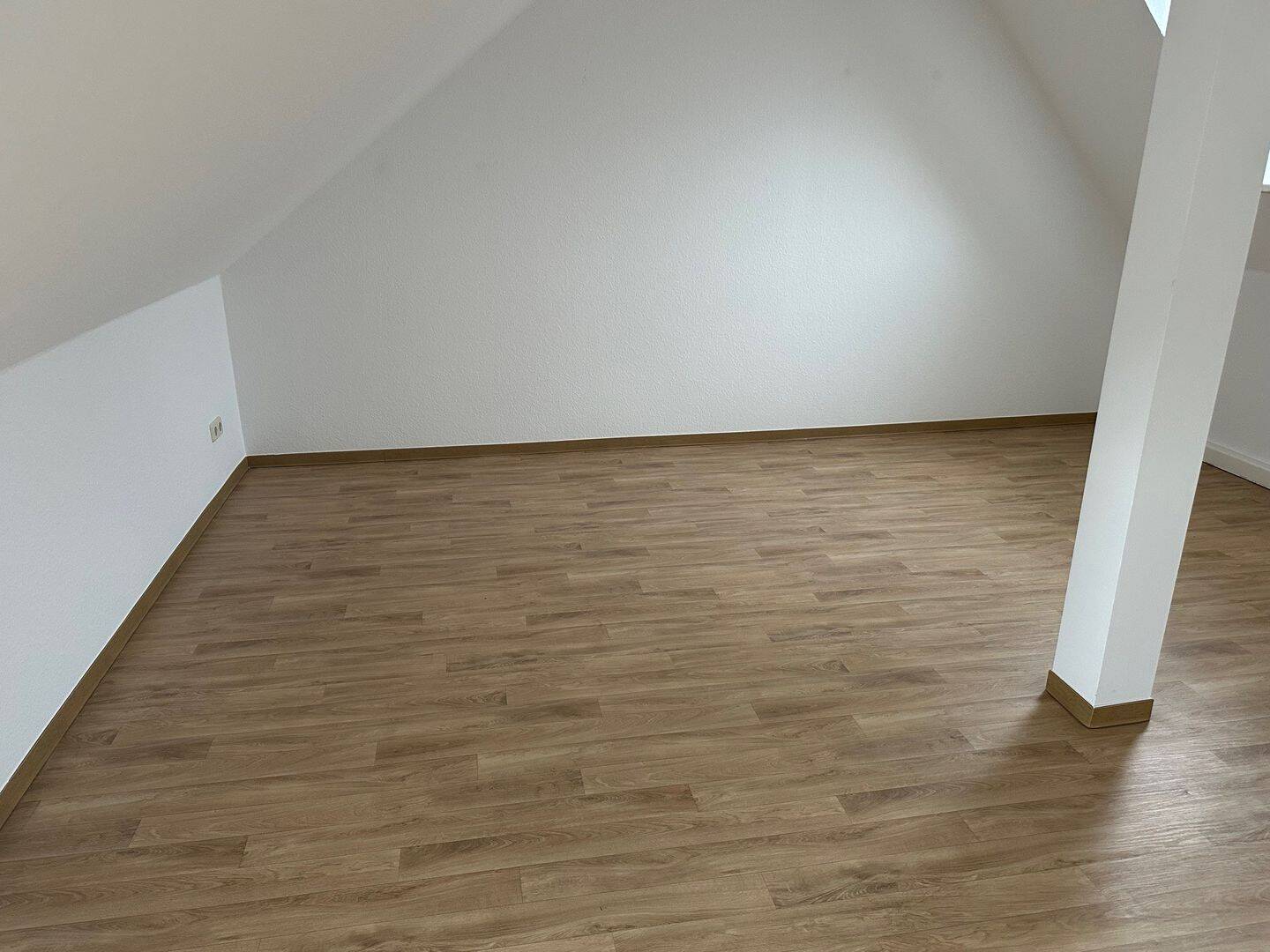 schöne 3-Raum-Maisonette-Wohnung in Borna, 4552 Borna