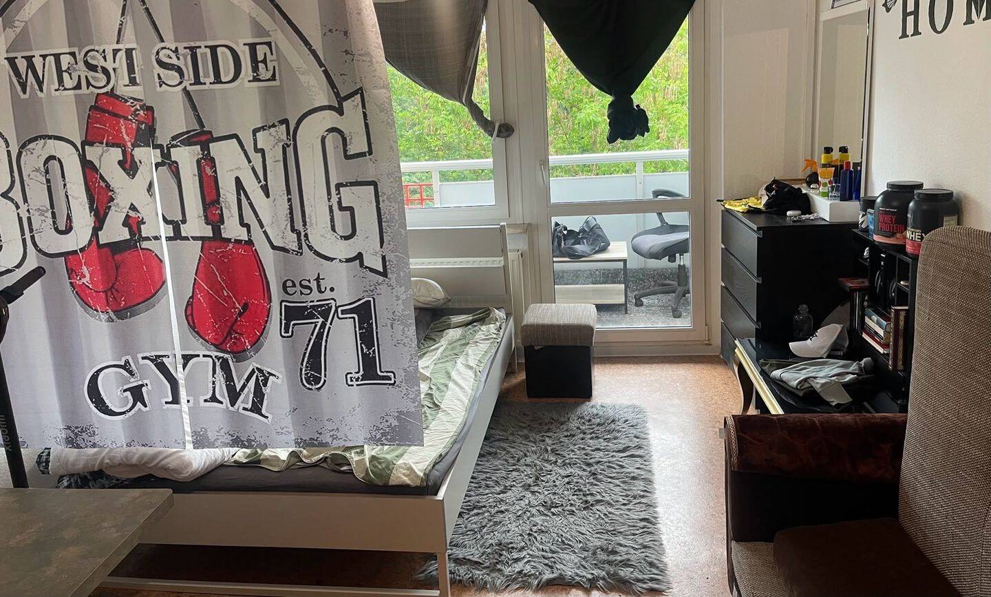 Voll möblierte 1-Zimmer Wohnung mit Balkon, 6118 Halle (Saale)