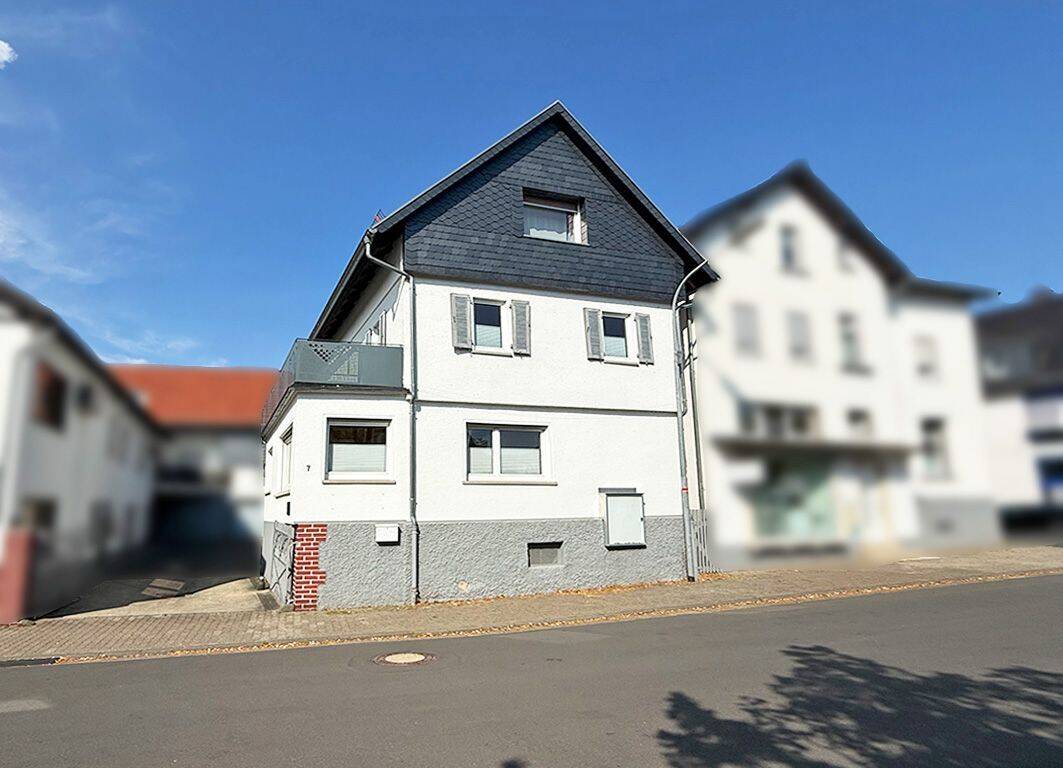 Wohnen & Arbeiten vereint – Großzügiges Einfamilienhaus in zentraler Lage, 35418 Buseck