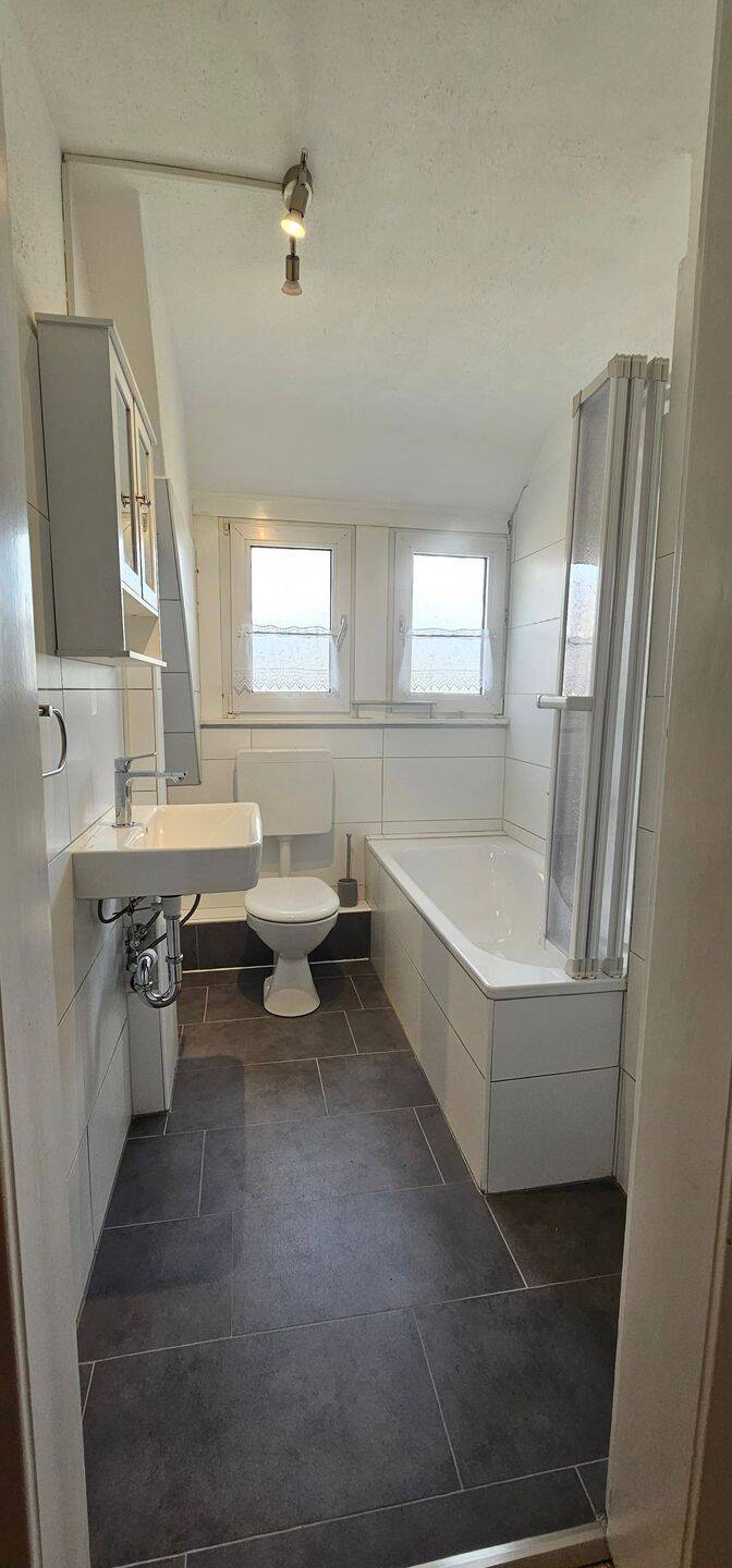 Gemütliche 2-Zi.-DG-Wohnung (35 m²) – ideal für Singles, 59077 Hamm