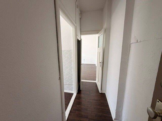 City-Vibes trifft auf Renovierungsbedarf – 1-Zimmer Wohnung mit Balkon in P-Berg!, 10437 Berlin (Pankow Prenzlauer Berg)