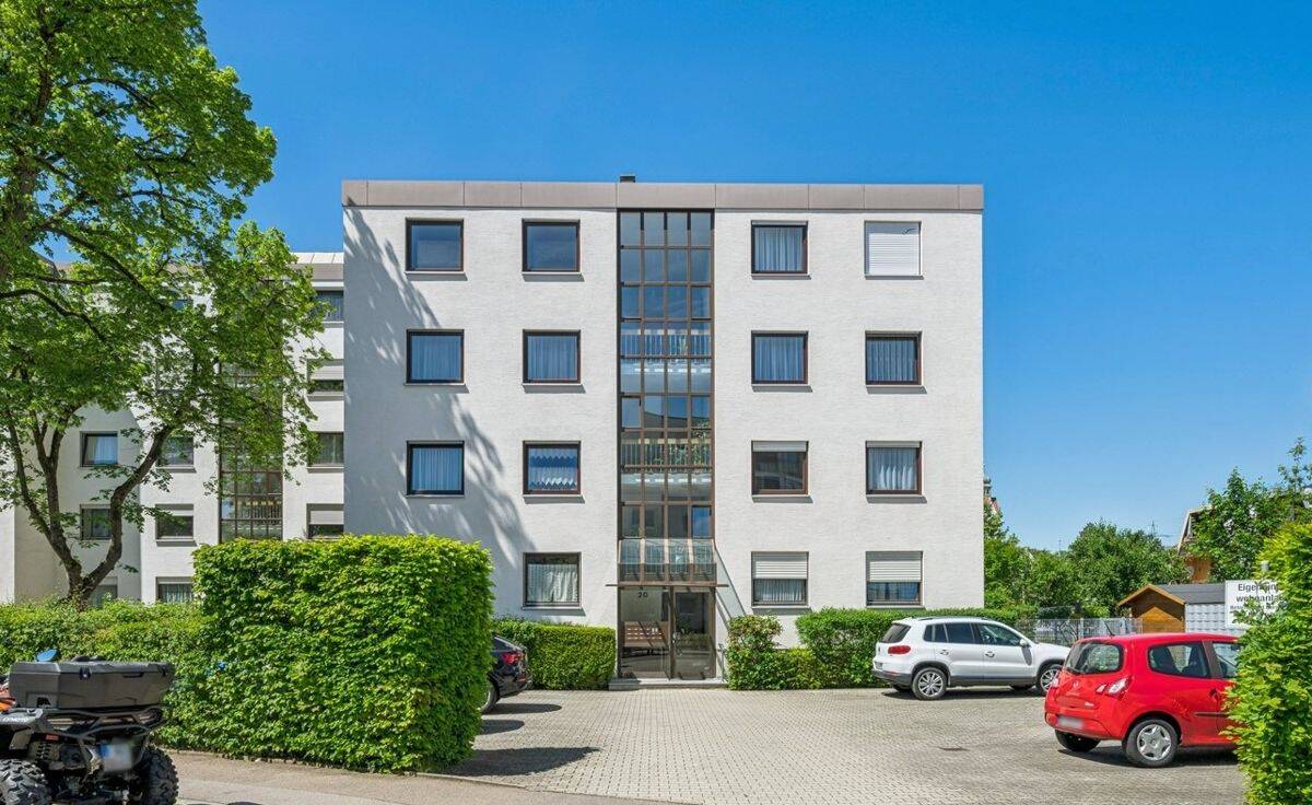 Haunstetten: 3-Zimmer-Wohnung mit Balkon, Aufzug, Stellplatz und Garage in gepflegter Wohnanlage, 86179 Augsburg (Haunstetten Siebenbrunn)