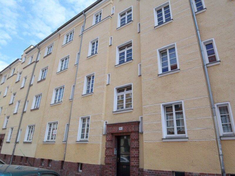 Sanierte Wohnung mit Balkon und neuer EBK im Leipziger Süden !, 4277 Leipzig (Connewitz Marienbrunn)