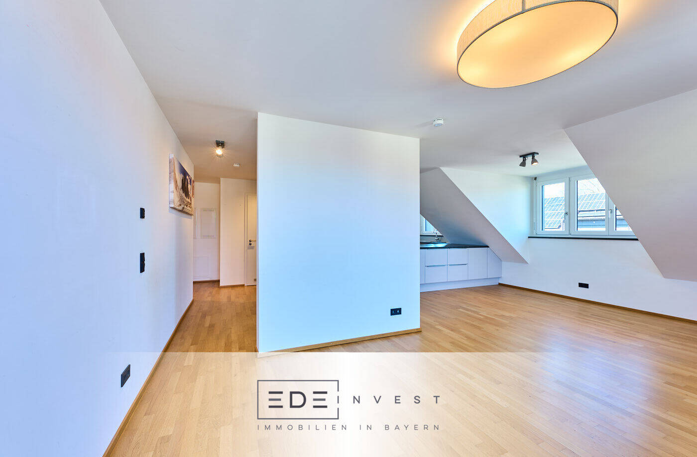 Stilvolle Maisonettewohnung mit Terrasse in begehrter, ruhiger Bestlage, 81829 München (Berg am Laim Trudering-Riem)