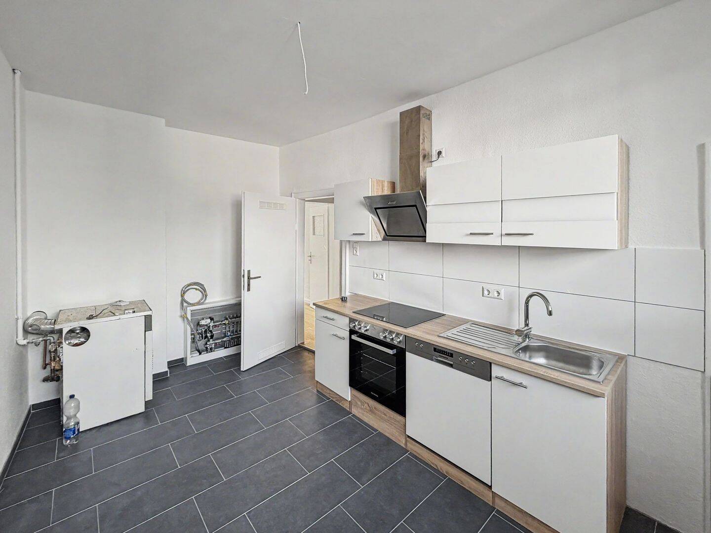 Erstbezug nach Sanierung! 4 Zimmer Wohnung am Stephansplatz, 30171 Hannover