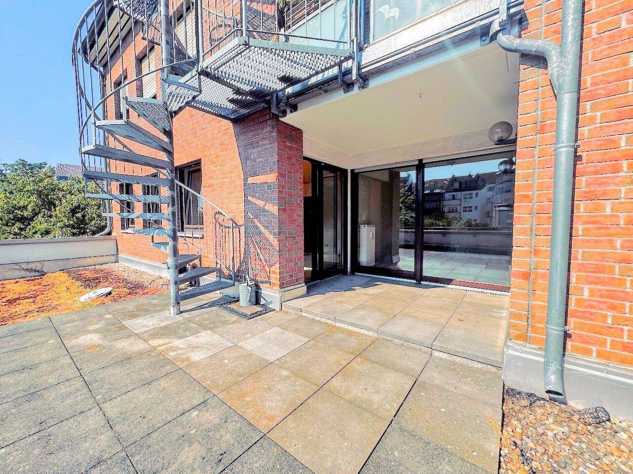 Attraktive Eigentumswohnung mit großer Terrasse, 40231 Düsseldorf (Eller Lierenfeld)