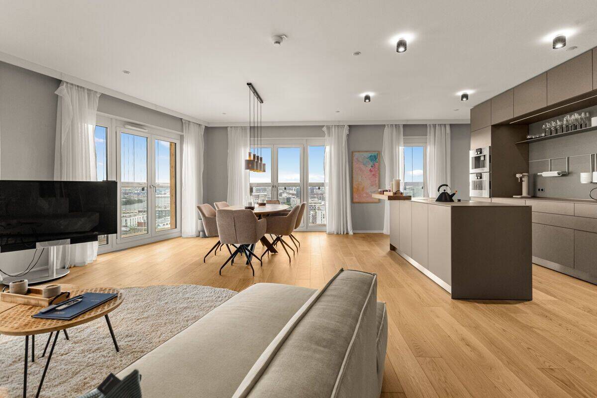 Wohnen im 16. Stock mit spektakulärer Aussicht – Vollmöblierte Luxuswohnung im ROOTS