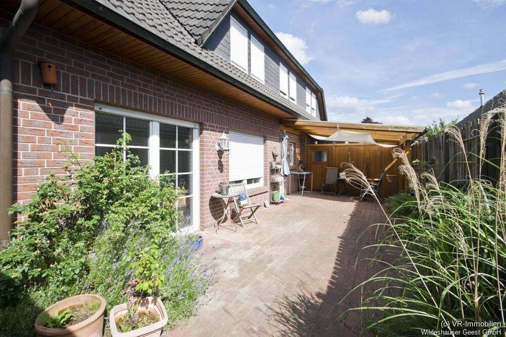 Doppelhaushälfte in Wohneigentum mit Garage in ruhiger Lage in Sandkrug, 26209 Hatten