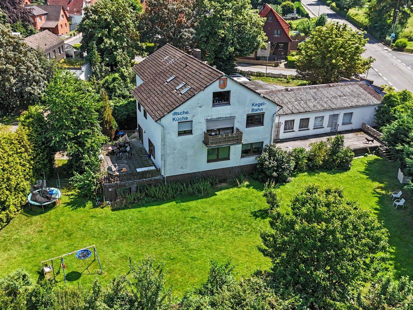 Bad Münder am Deister: Vielseitiges Mehrfamilienhaus auf ca. 2.945 m² großem Grundstück, 31848 Bad Münder am Deister