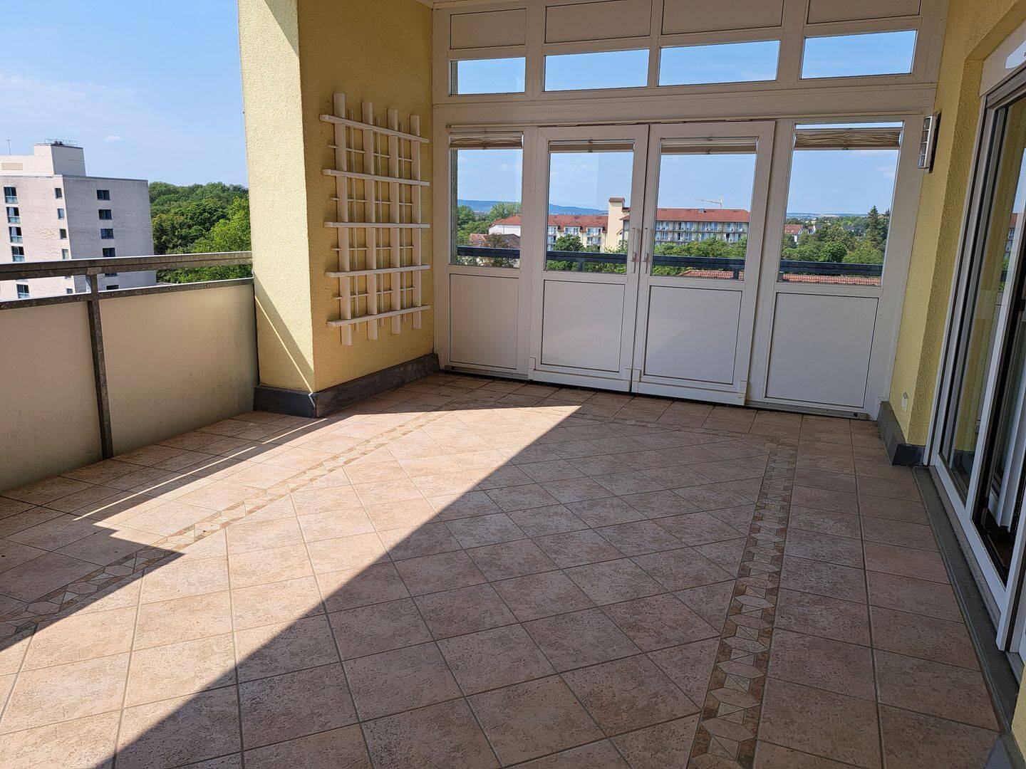 Großzügige Penthouse Wohnung mit phänomenalem Ausblick in Bad Windsheim, 91438 Bad Windsheim