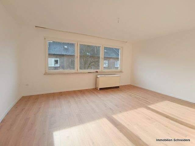DU-Untermeiderich, Straßburger Straße 48 – Komplett sanierte 2 Zimmer-Wohnung ab Juli zu mieten !!, 47137 Duisburg (Mittelmeiderich Obermeiderich Untermeiderich)
