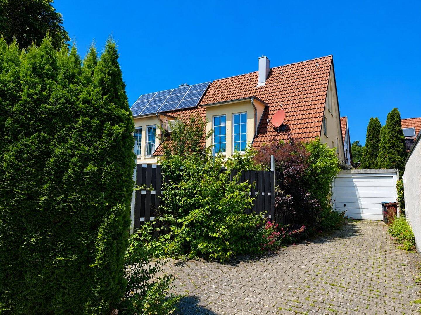Charmante Doppelhaushälfte incl. Garage in Lindorf, 73230 Kirchheim unter Teck