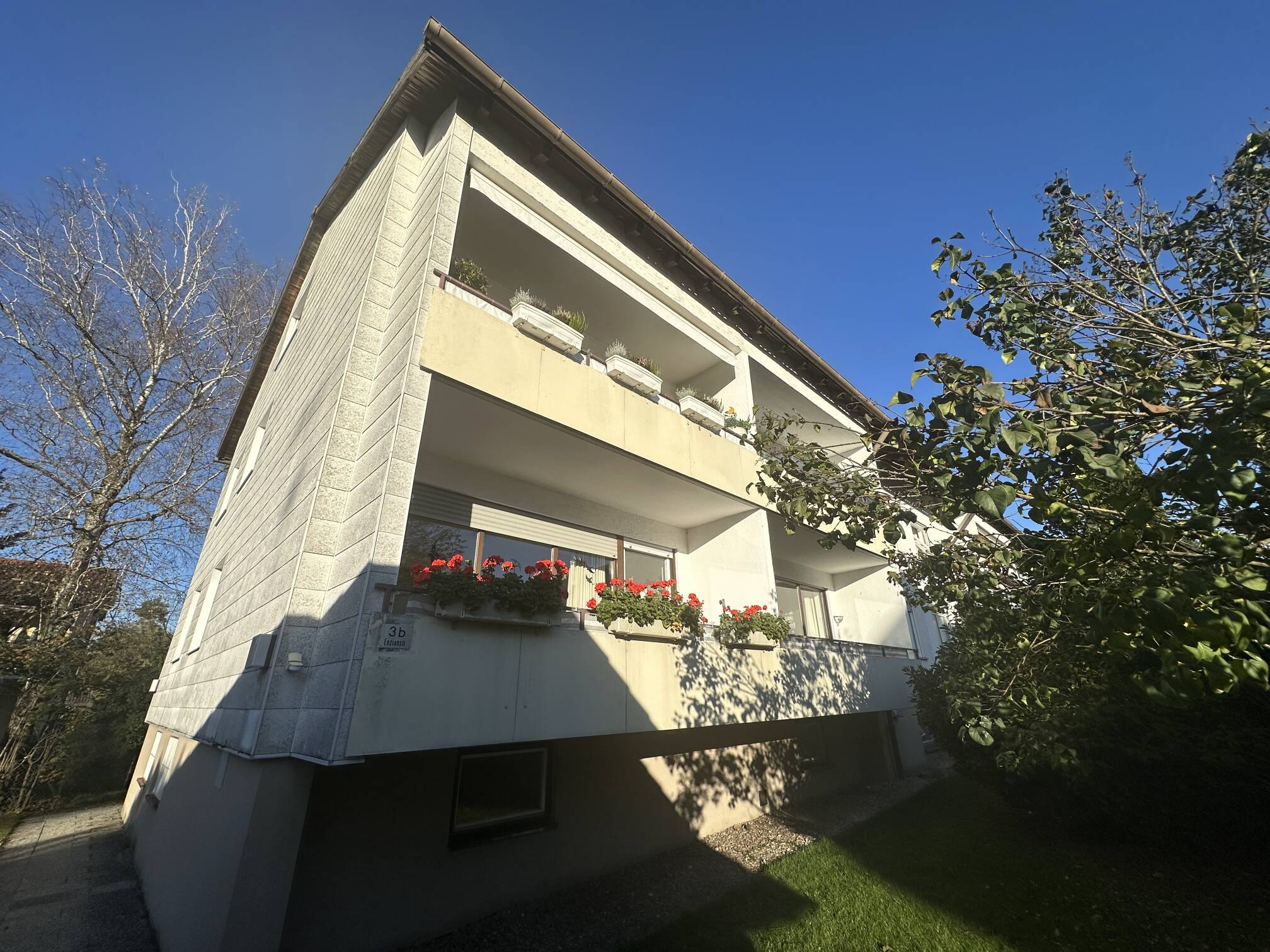 Percha b. STA – NEU renovierte, tolle, helle 3 Zimmer-Whg., S-Blk., Bad mit Fenster, 5-Fam. Haus, 82319 Starnberg