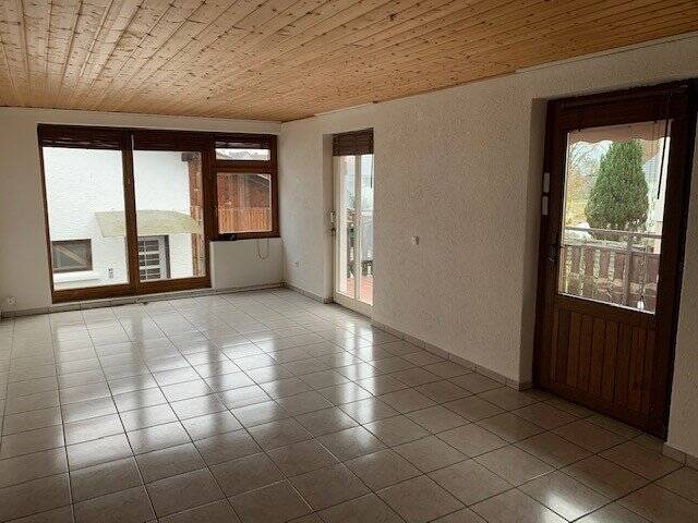 Grosse 3.5 Zimmer Altbauwohnung, Hochparterre, grosser Balkon, ab sofort, 78266 Büsingen am Hochrhein