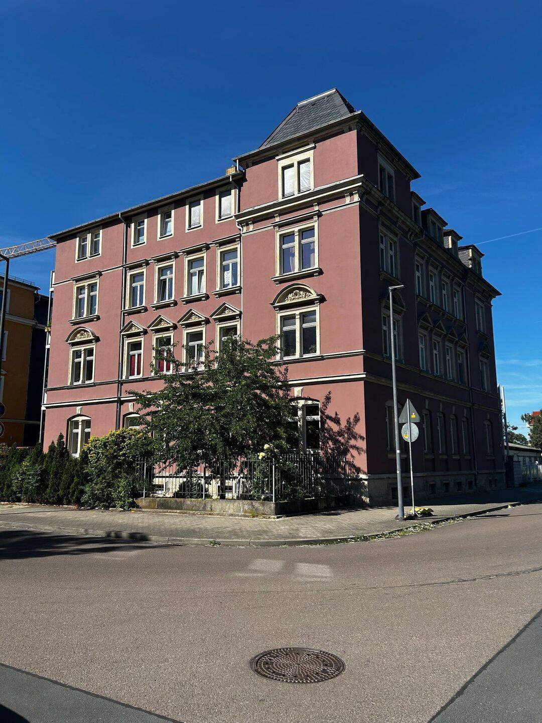 Altbaucharme mit Garten, Parkett und Wanne/ Dusche, 1159 Dresden