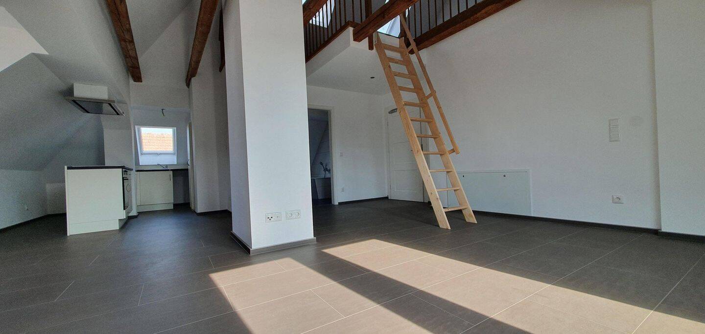 Traumhafte Maisonette-Wohnung in stilvoller Stadtvilla inklusive Einbauküche, 92436 Bruck i.d. OPf.