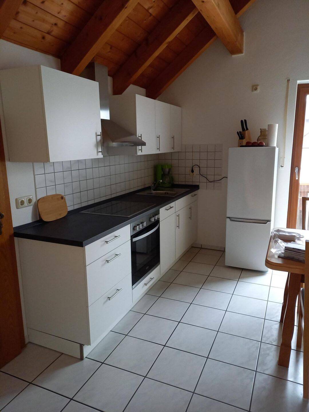 von Privat 2 Zimmer Dachgeschoßwohung, 83527 Haag i. OB
