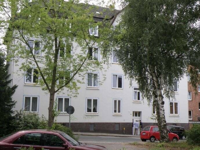 Kleine, feine 2-Zimmer Dachgeschoss-Wohnung in Bergedorf, Sander Str. 18a, bevorzugt an alleinstehende Dame mittleren Alters, 21029 Hamburg (Bergedorf Altengamme Curslack)