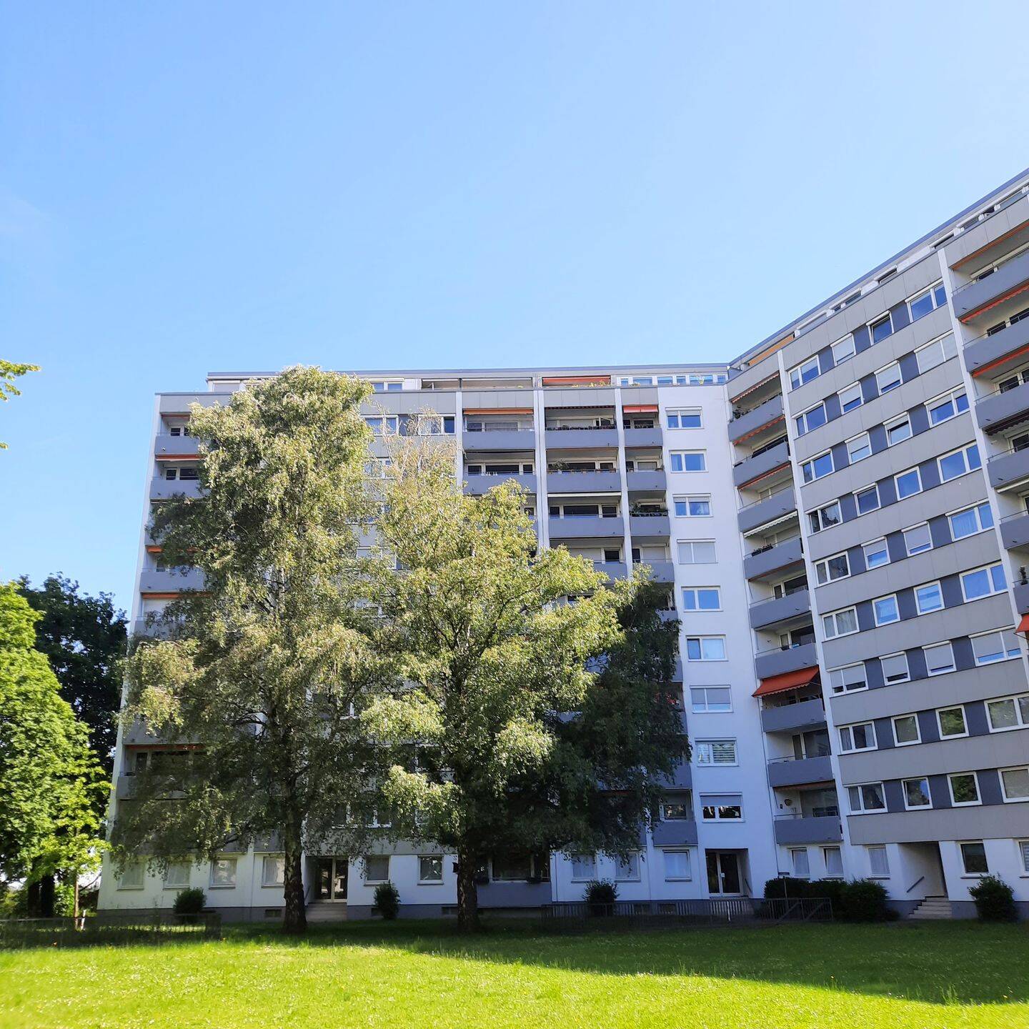 2-Zimmer-Wohnung mit TOP-Aussicht in gepflegtem Mehrparteienhaus zu verkaufen, 76275 Ettlingen